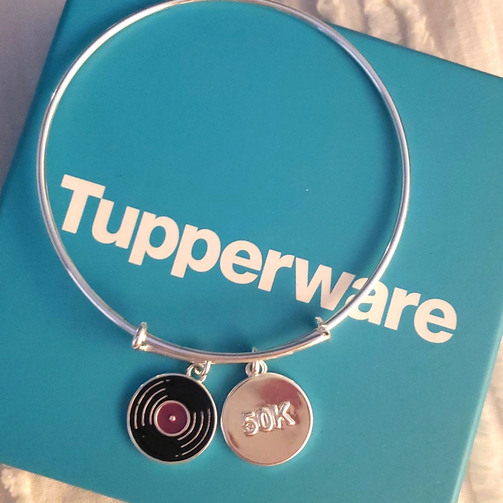 Tupperware recognition bracelet - record 50k